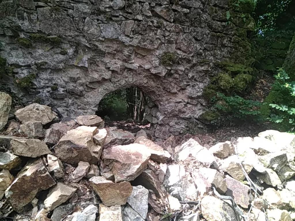 Camping La Foret Du Morvan Larochemillay Exteriör bild