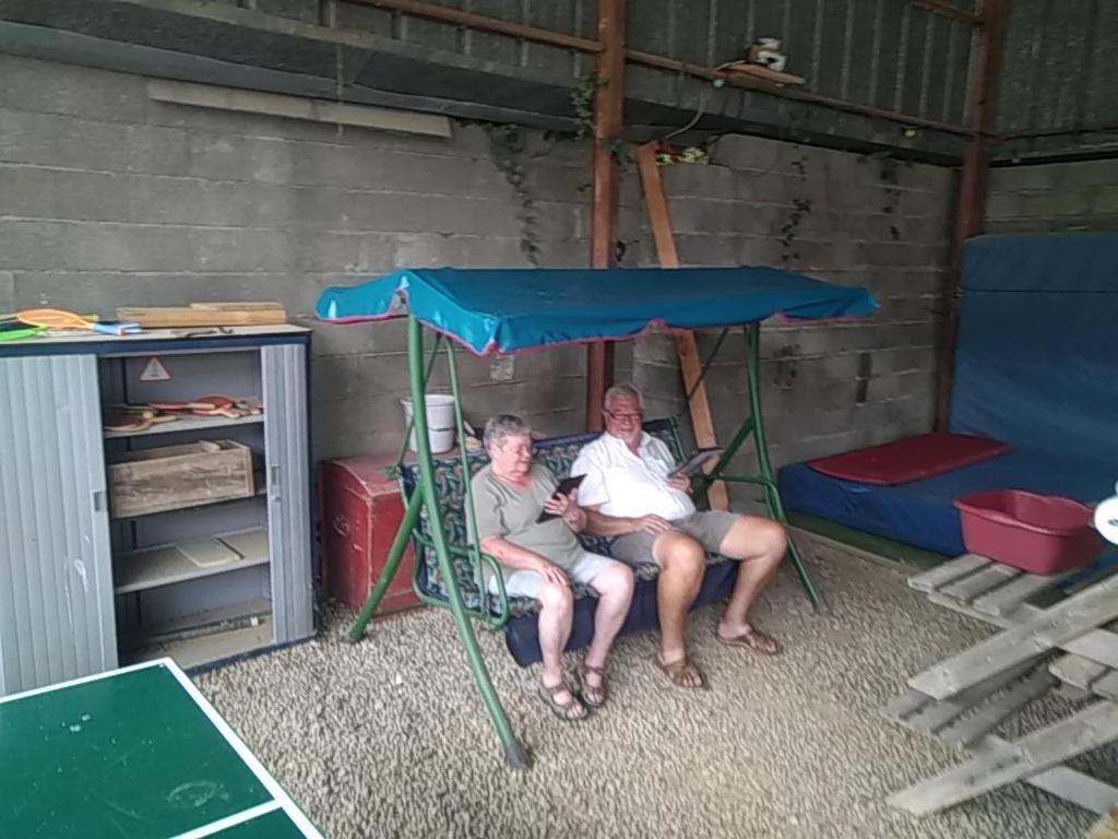 Camping La Foret Du Morvan Larochemillay Exteriör bild