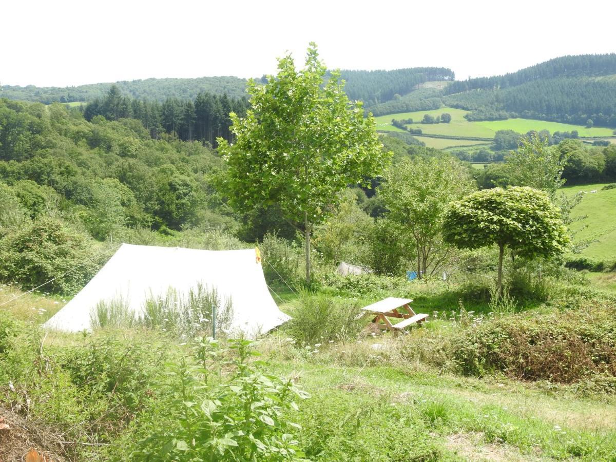 Camping La Foret Du Morvan Larochemillay Exteriör bild